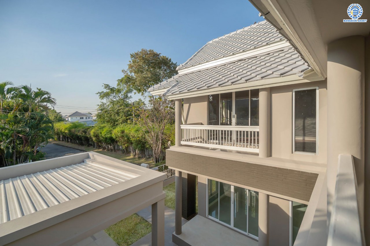 บ้านมือสองตกแต่งใหม่ โครงการ โนเบิล วานา วัชรพล ดีไซน์สุดโดดเด่น เนื้อที่ 68.5 ตร.ว. ฟังก์ชันจัดเต็ม 3 ห้องนอน 4 ห้องน้ำ 1 ห้องแม่บ้าน จอดรถได้ 2 คัน บนทำเลเดินทางสะดวก ใกล้เซ็นทรัลรามอินทรา, จุดขึ้นทางด่วน "สุขาภิบาล5-1" และรถไฟฟ้าสายสีชมพู "สถานีวัชรพล"